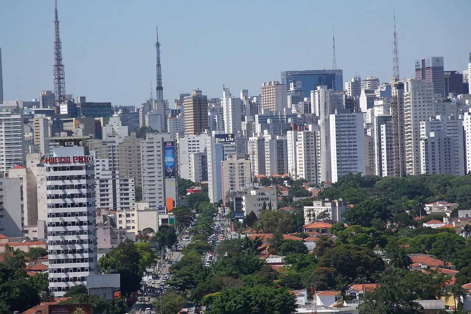 São Paulo skyline with broadcast towers above Rebouças Avenue